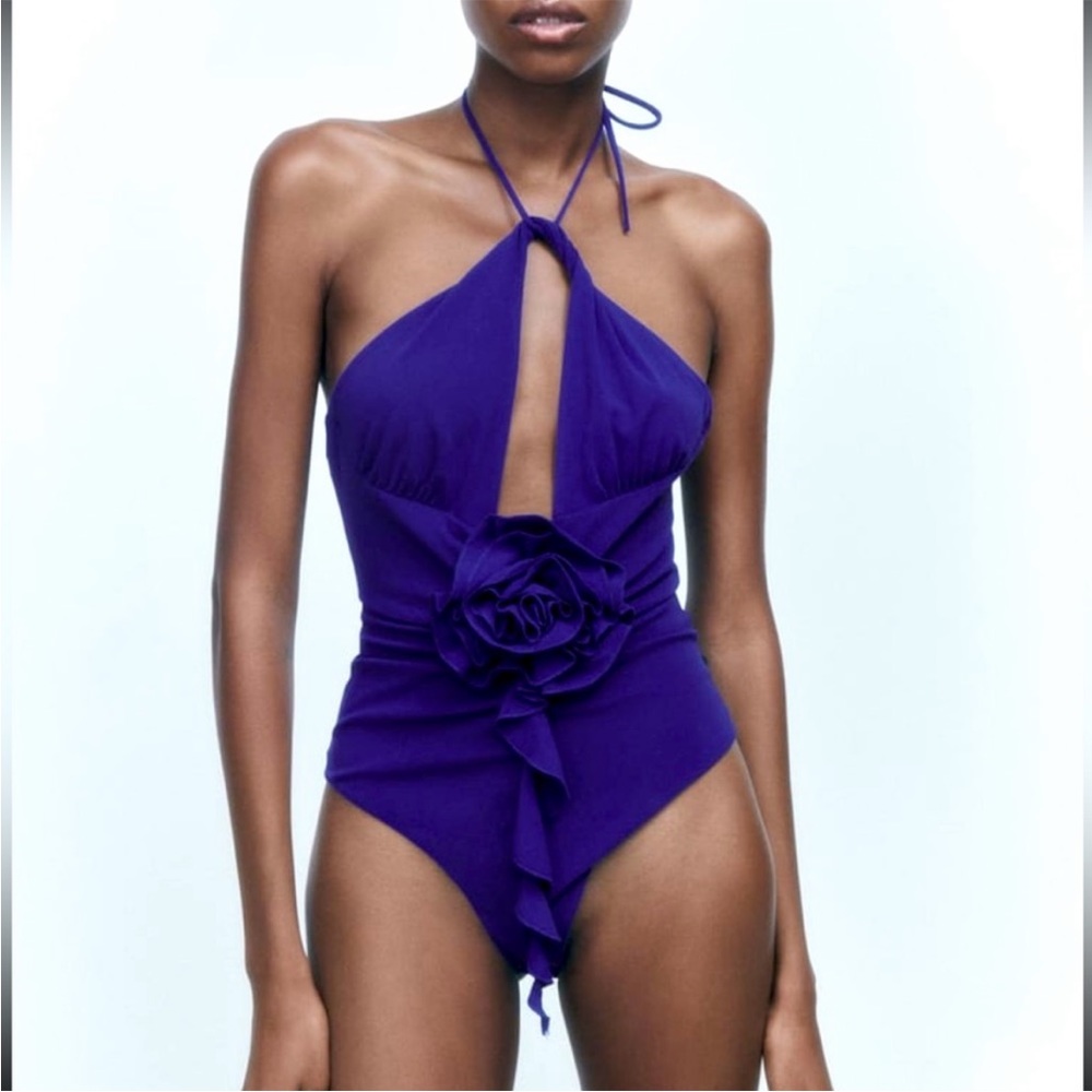 Zara 3d rose halter bodysuit as seen on celebrities 2023, designer. NWOT